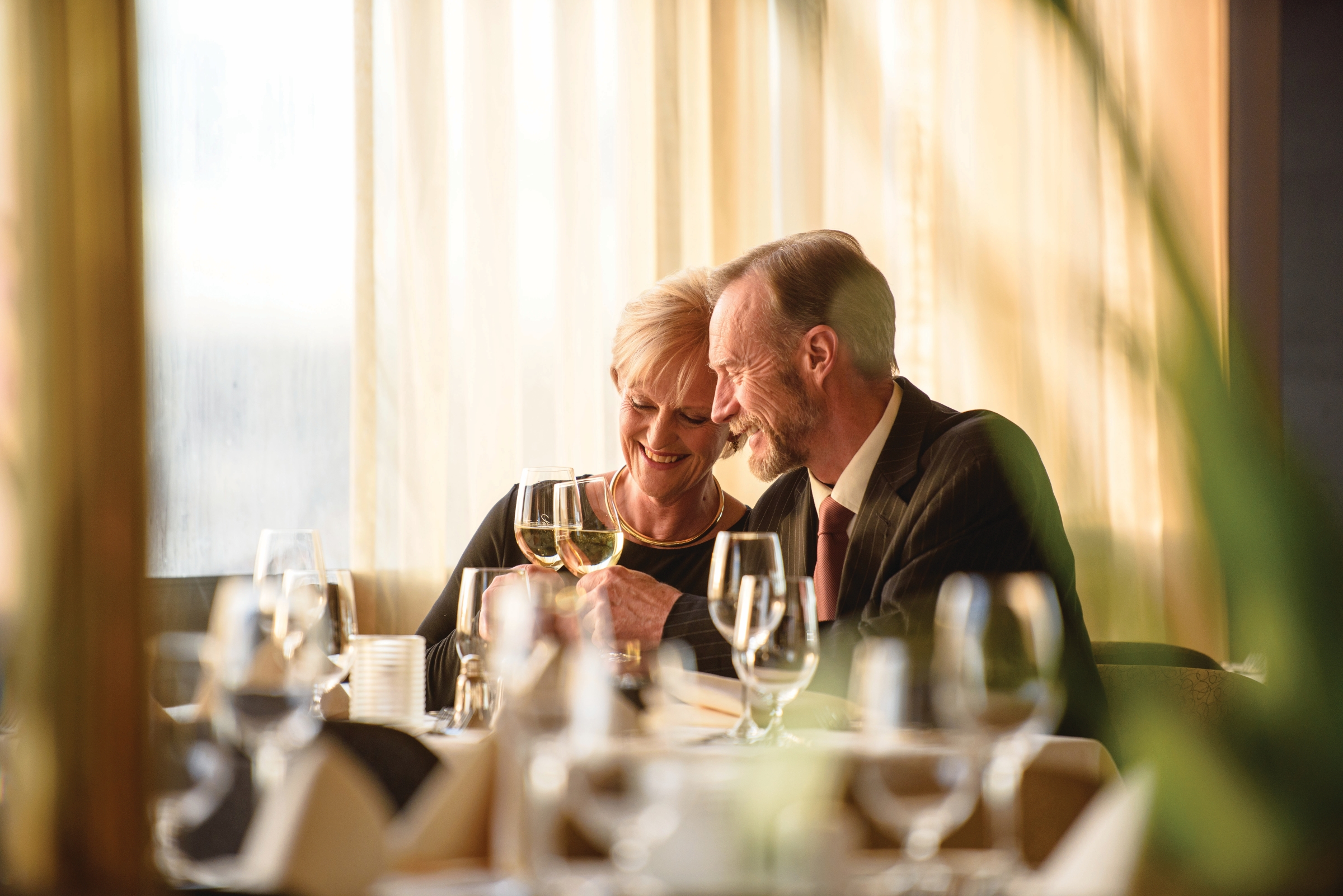 point-revolving-couple-web